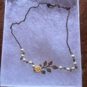 Elegant Floral Necklace
